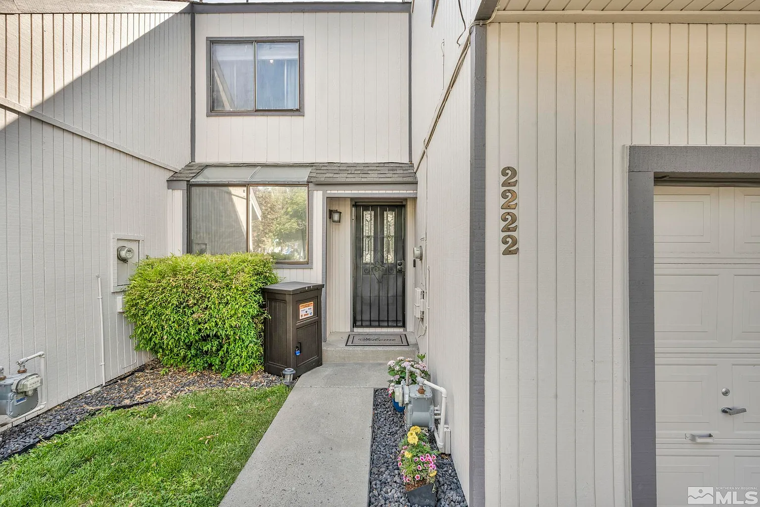 2222 Ash Ave photo 1