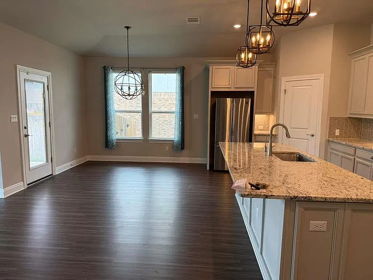 141 Seminole Dr — Photo 5