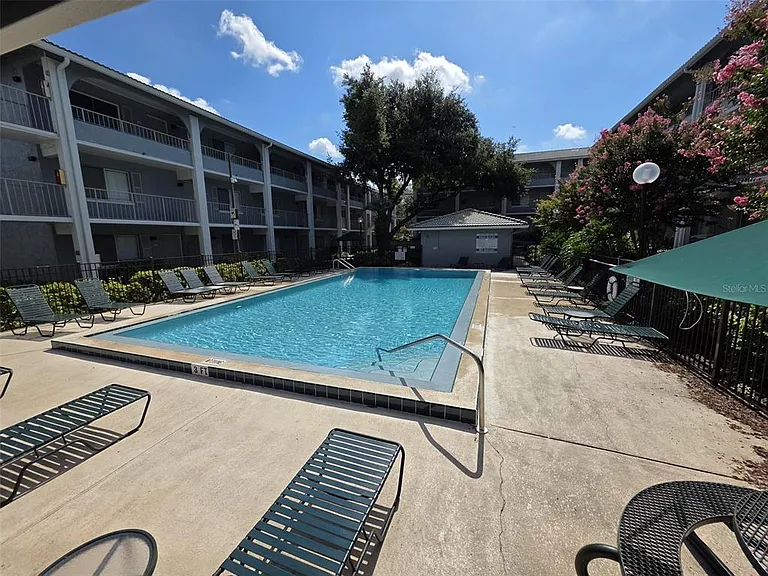 139 Oyster Bay Cir #220 — Photo 29