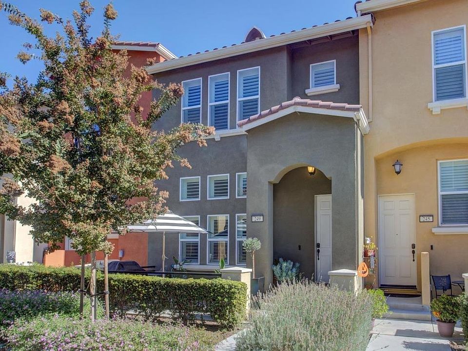 1st image of 109 Esfahan Dr