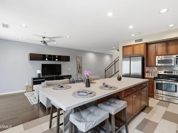 525 W LAKESIDE Drive #124, Tempe, AZ 85281