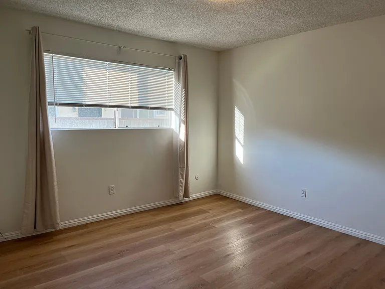 1410 Stevens Ave #2 — Photo 16