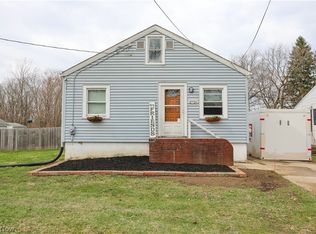 2721 Meadow Dr, Akron, OH 44312