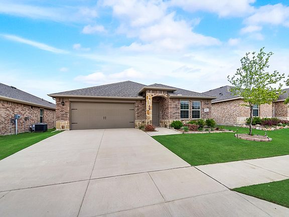 4th image of 1302 Meadow Creek Dr