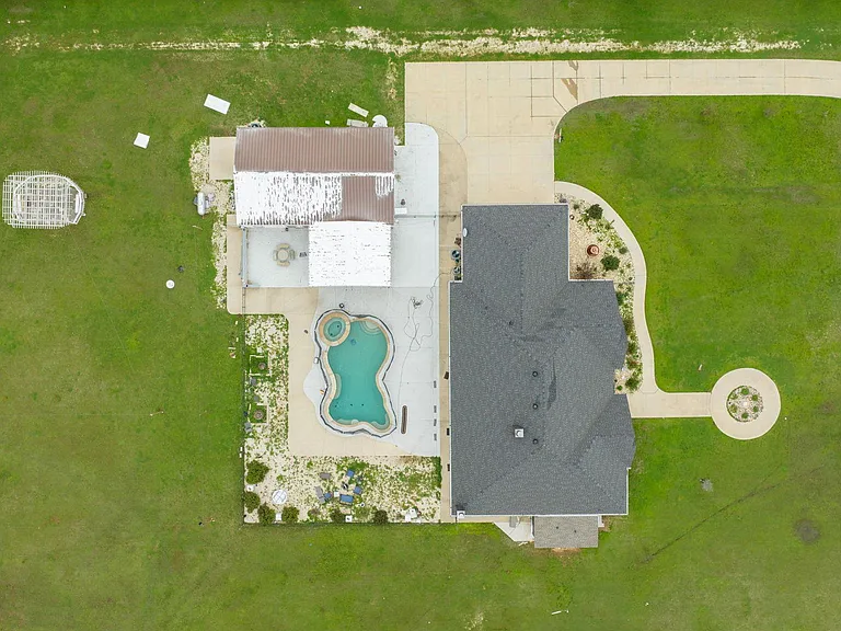 1192 Seaborn Rd — Photo 32