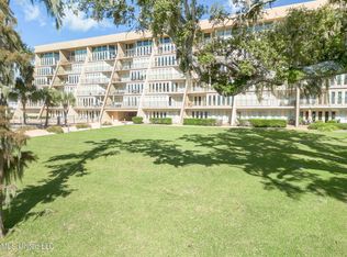 520 Beach Blvd APT 205, Biloxi, MS 39530