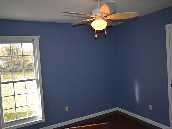 5th image of 122 Lisa Dr