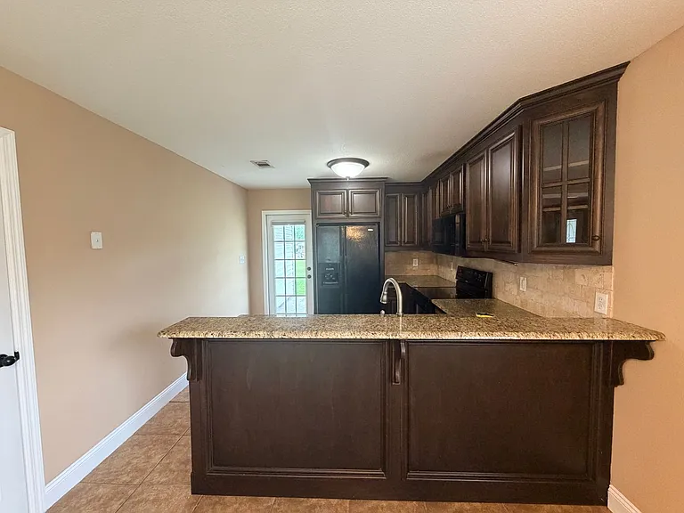 4916 Patton Dr — Photo 12