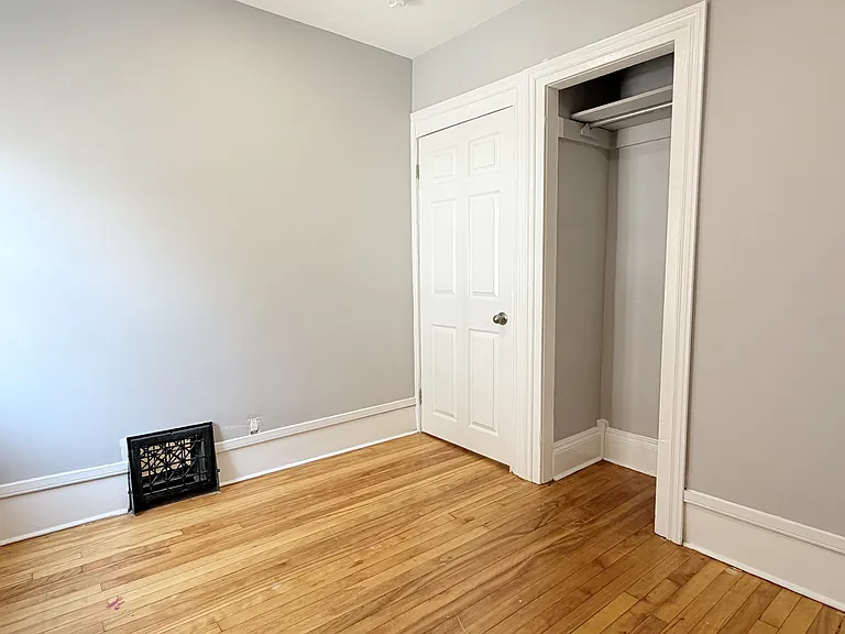 2177-2181 Howard Ave #2177 — Photo 14