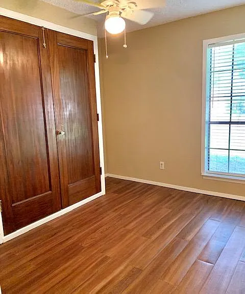 1301 N Knowles Dr — Photo 10