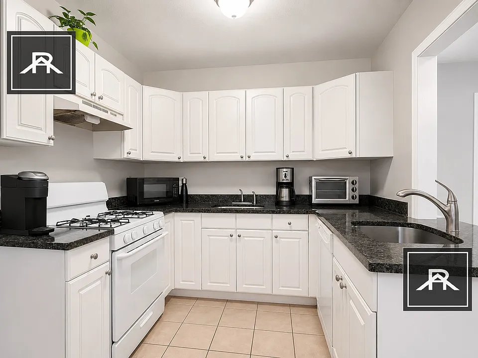 50 Egmont St #1