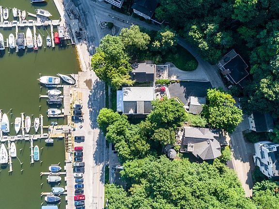 3rd image of 2258 S Shore Dr