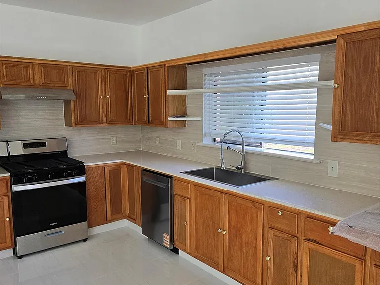 16203 Dryberry Ct — Photo 26