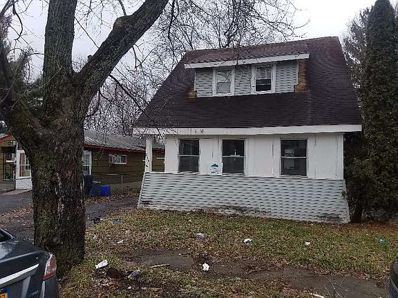 2nd image of 219 W Matson Ave