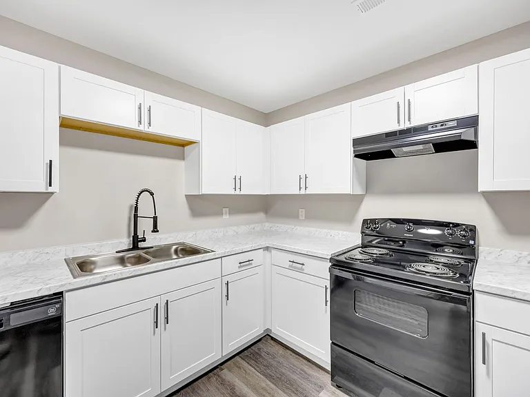 Gleneagle Apartment Homes — Photo 43