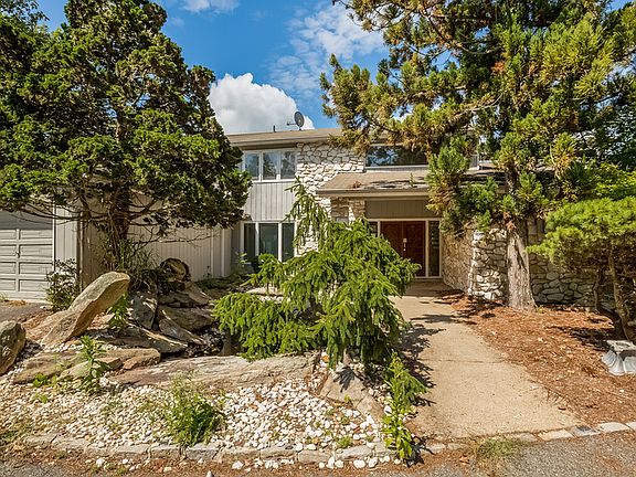 4th image of 732 Ridge Rd