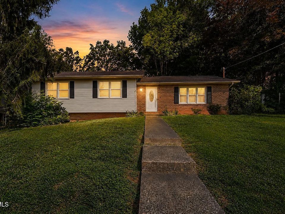 1st image of 2902 Dalton Dr
