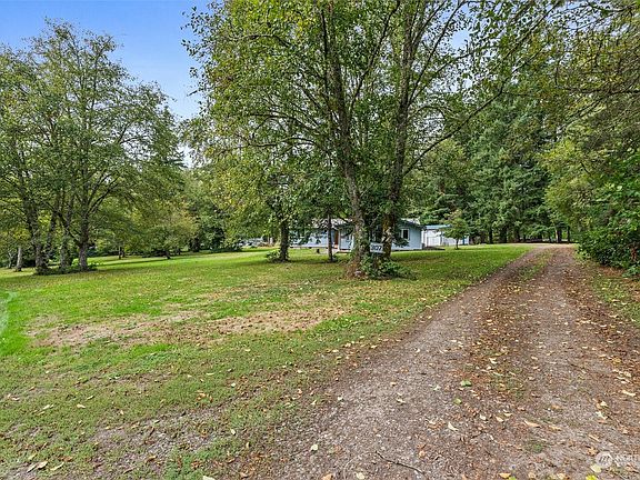 4th image of 307 Fawnhill Drive