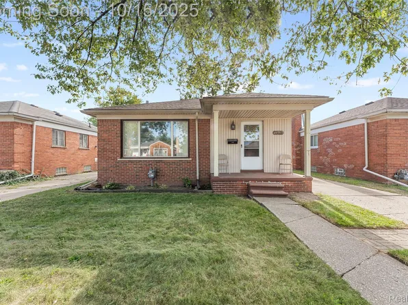 1563 Russell Ave, Lincoln Park, MI 48146