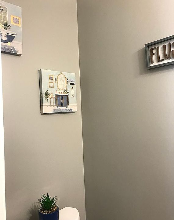 1/2 Bath downstairs 