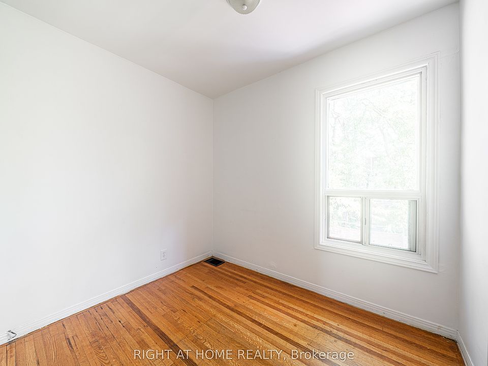 10th image of 1059 Bathurst St
