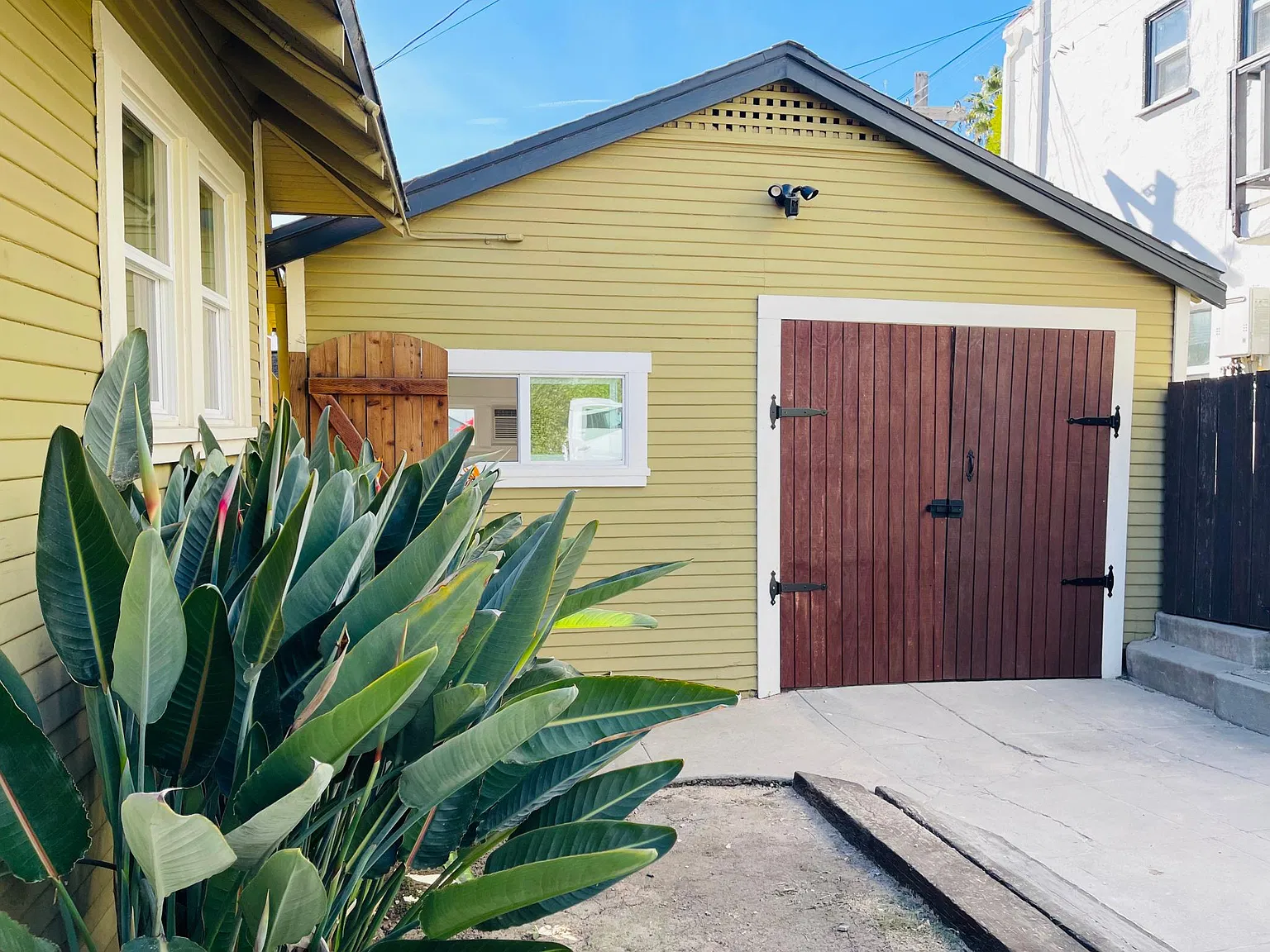 2 bed, 1200 sqft, $4,250 — Photo 2