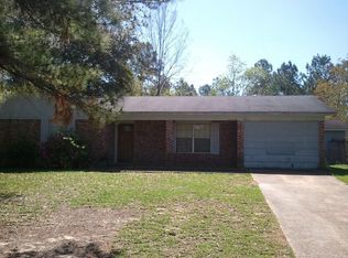 1905 Ridgelawn Dr, Gautier, MS 39553