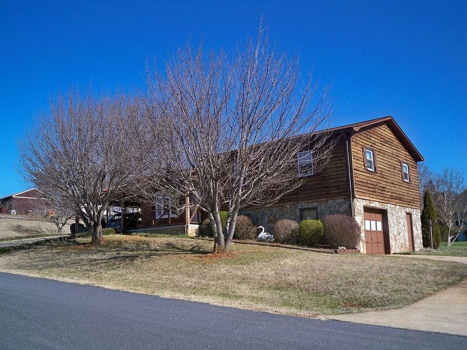 2nd image of 4500 Betts St
