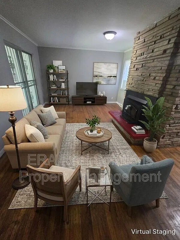 3 bed, 2.0 bath, 1390 sqft, $1,800 — Photo 2