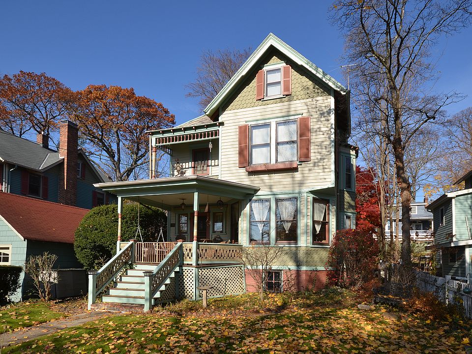1st image of 52 18th Ave