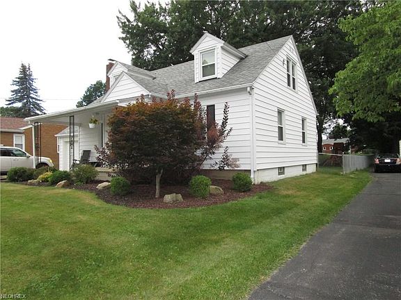 2nd image of 42 Island Dr