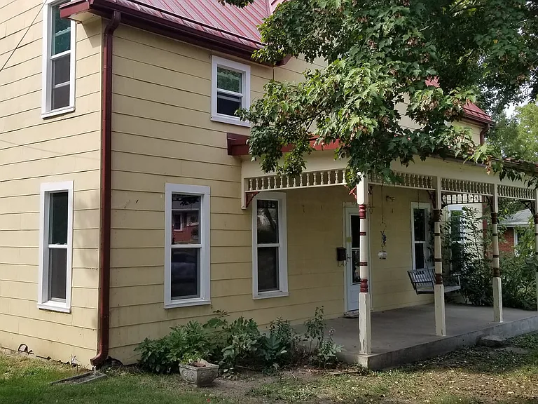 304 Columbia St — Photo 2