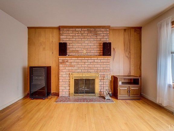 4th image of 445 Beechwood Dr