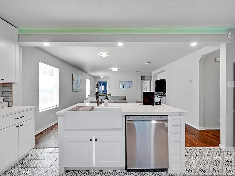610 Duke Bnd — Photo 12