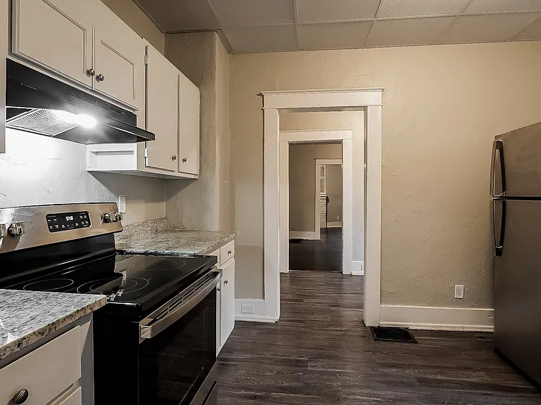 438476_024_kitchen_13469766.jpg