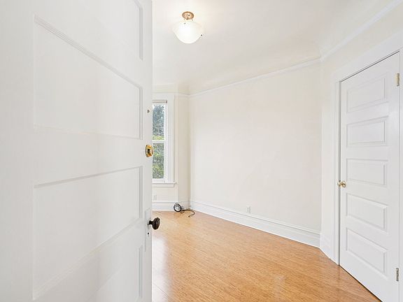 3rd image of 559-563 Shotwell St #559B