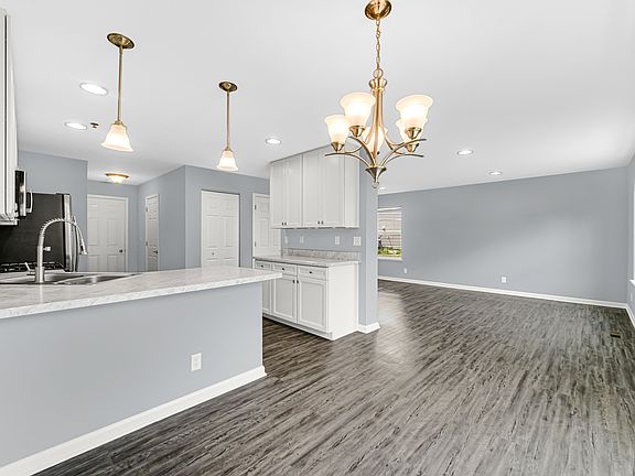4th image of 7119 Hidden Green Cir