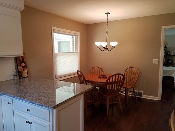 Kitchen Eating Area