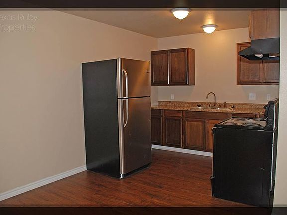 4th image of 911 College Ave APT 104