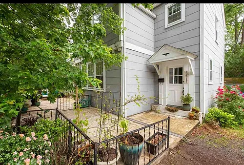 2013 Englewood Ave Photo 1