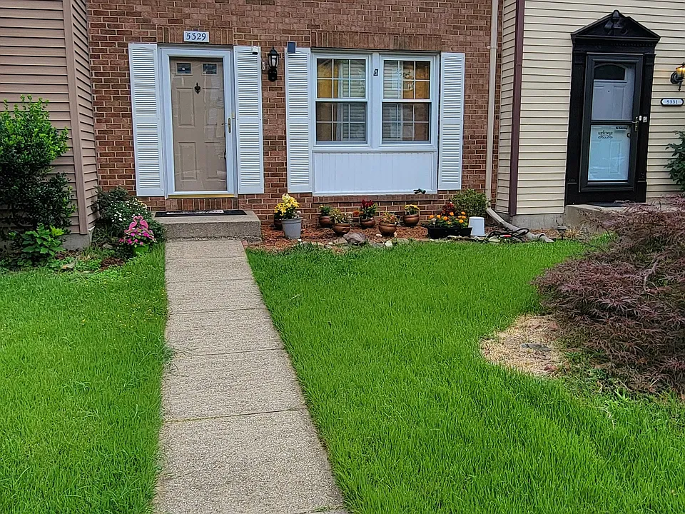 5329 Larochelle Ct