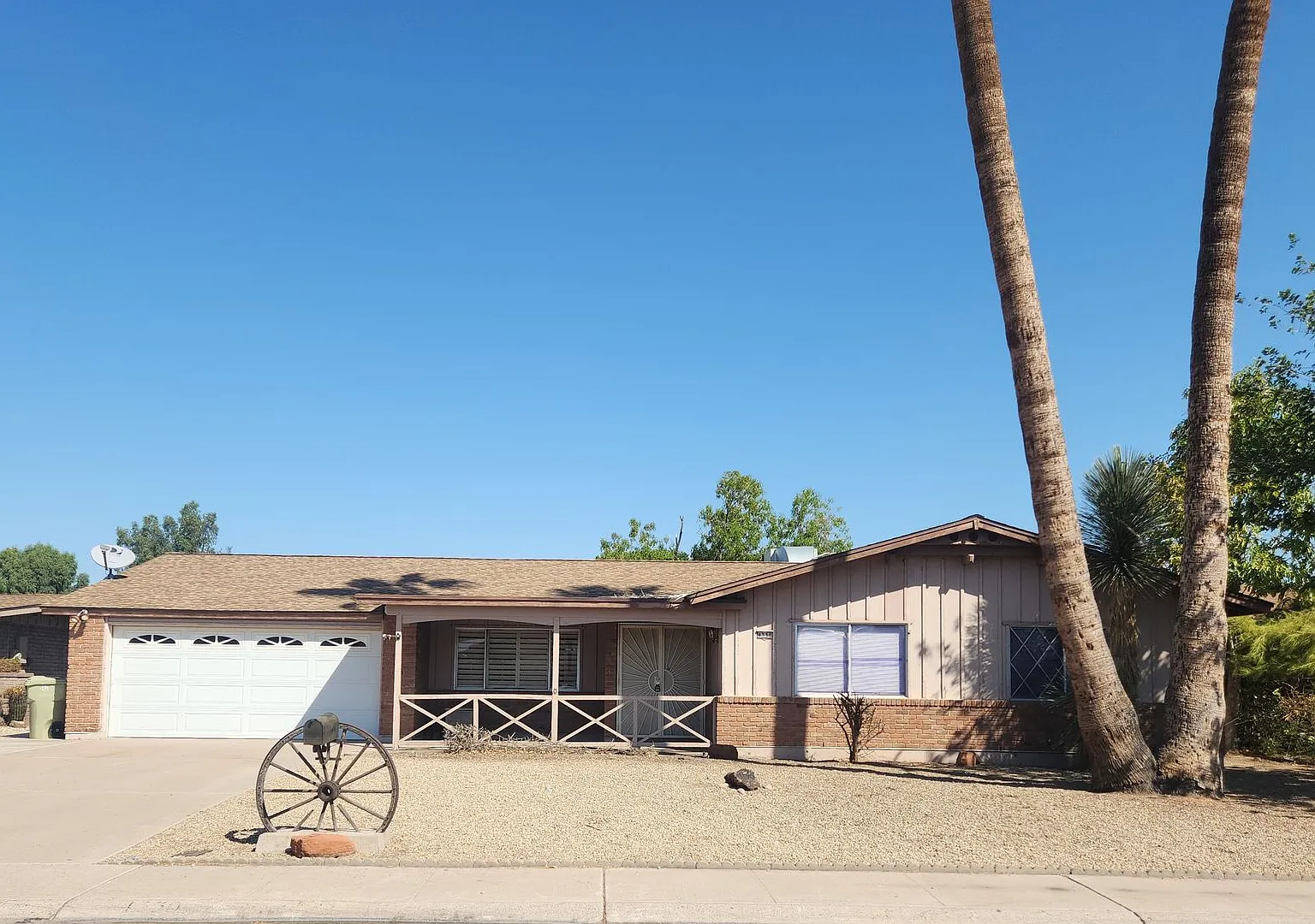 Ranch Style 3 bed/1.75 Bath, with Pool, RV parking, and NO HOA! — Photo 1