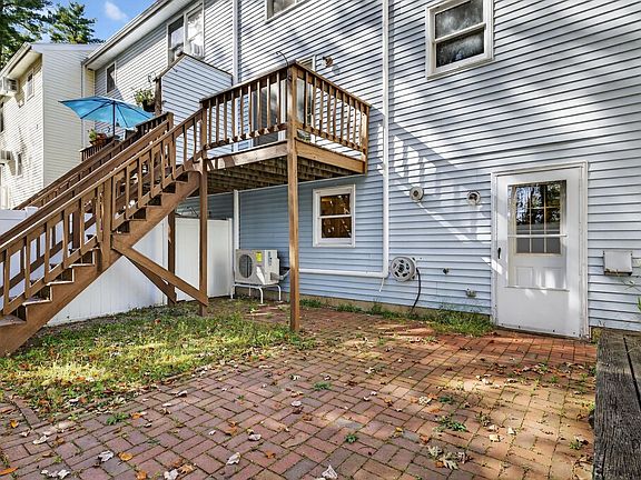 3rd image of 620 Hackett Hill Road