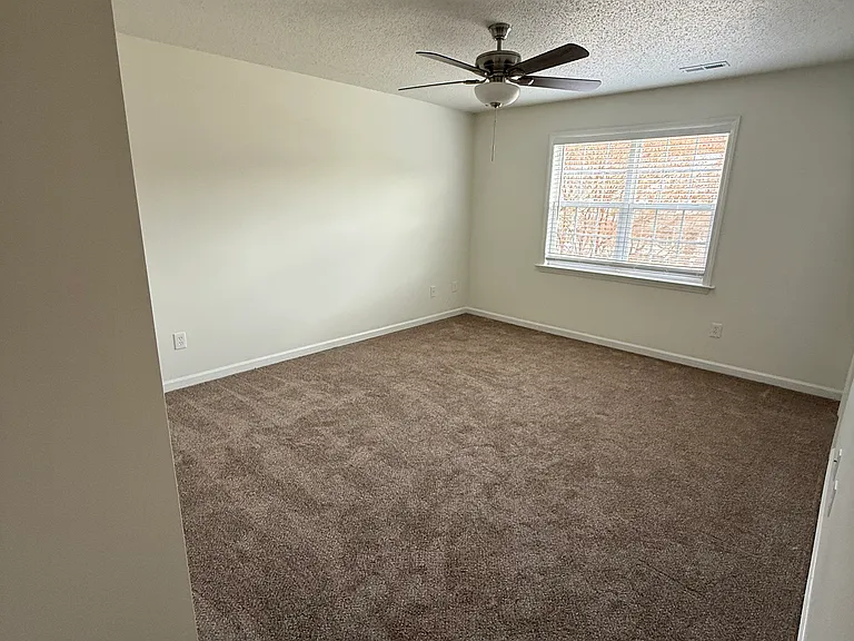 103 Wimbledon Ct — Photo 39