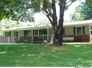 31 Edistow Ln, FLAT ROCK, NC 28731