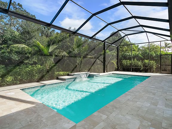 Screened Pool 204 Strand Square