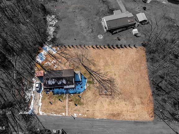 3rd image of 515 Woodvue Ave