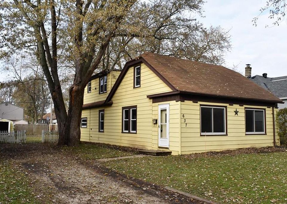 Front of house (exterior will be re-painted (beige) in Spring)