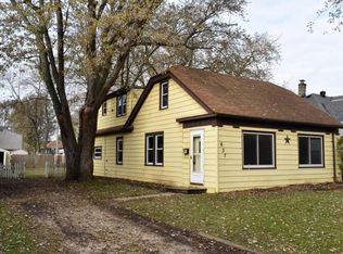 637 S 104th St, West Allis, WI 53214