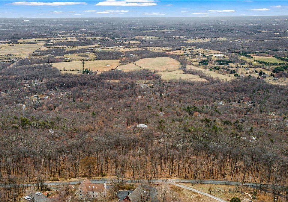 1st image of 2621 Lookout Rd
